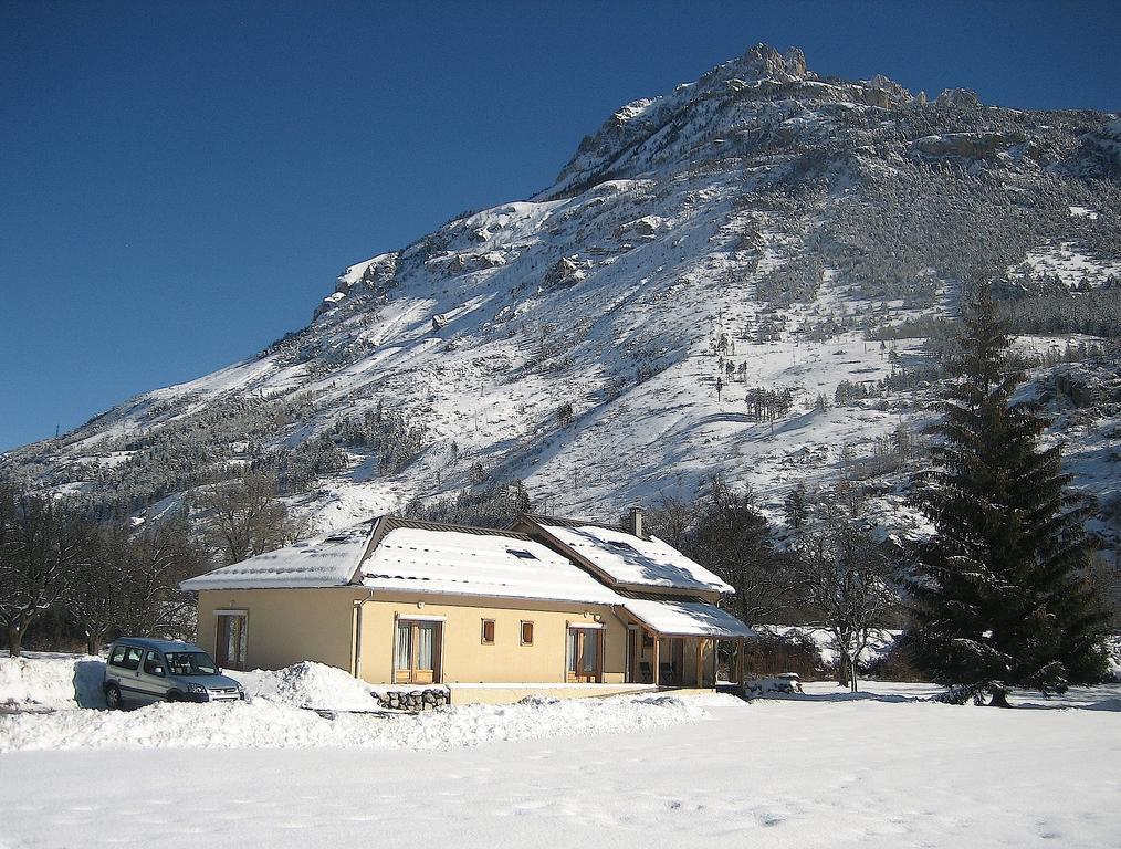 Chambres d'Hôtes la Pierre d'Oran LʼArgentière-la-Bessée Extérieur photo