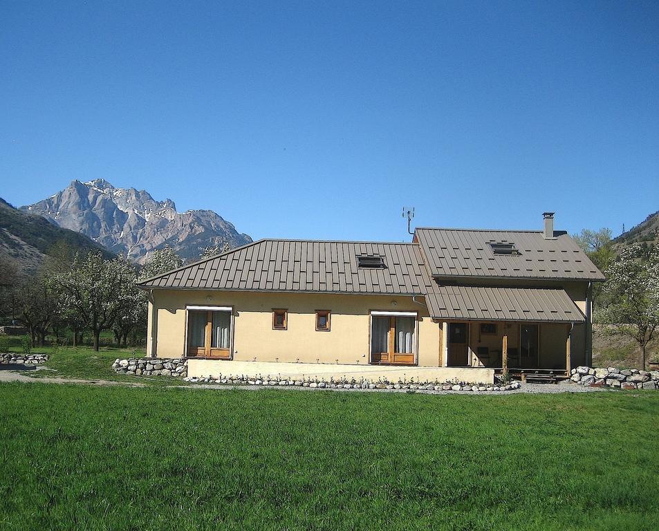 Chambres d'Hôtes la Pierre d'Oran LʼArgentière-la-Bessée Extérieur photo